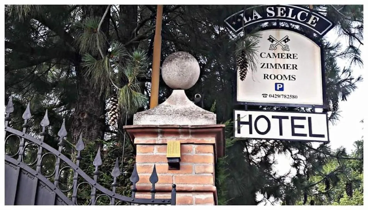 Hotel La Selce مونسيليسي